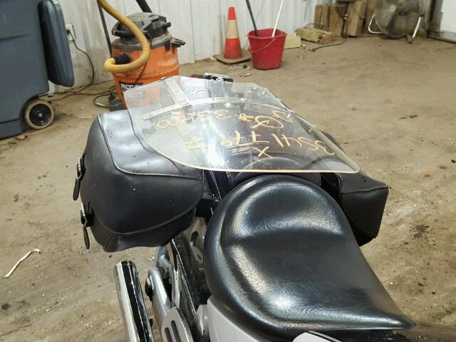 5VPCB16D553011185 - 2005 VICTORY MOTORCYCLES KINGPIN 银色 照片 6