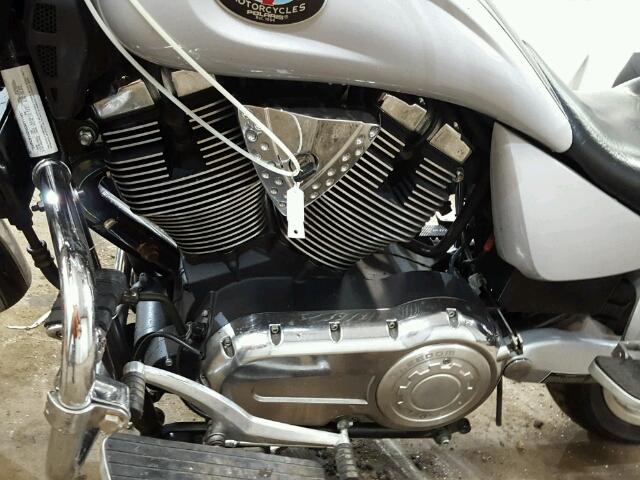 5VPCB16D553011185 - 2005 VICTORY MOTORCYCLES KINGPIN 银色 照片 7