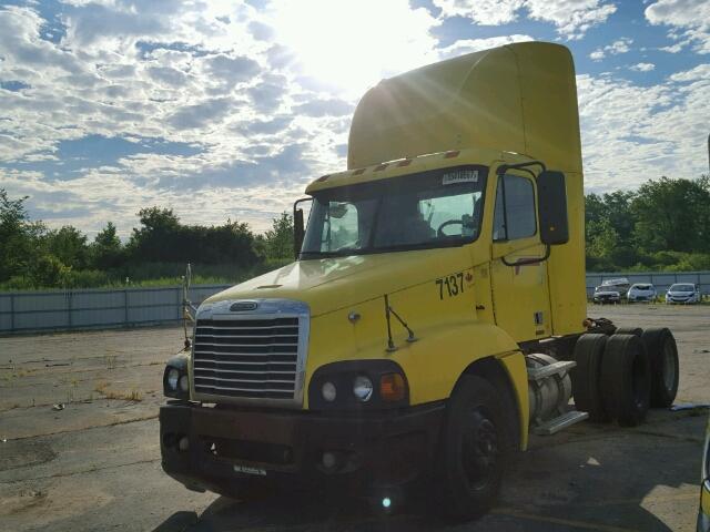 1FUJBBCV67LW86838 - 2007 FREIGHTLINER CONVENTION YELLOW photo 2