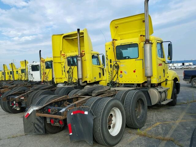 1FUJA6CV87LZ29768 - 2007 FREIGHTLINER CONVENTION YELLOW photo 4