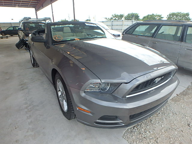1ZVBP8EM1D5222051 - 2013 FORD MUSTANG SILVER photo 1