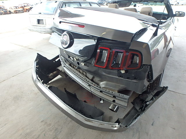 1ZVBP8EM1D5222051 - 2013 FORD MUSTANG SILVER photo 10