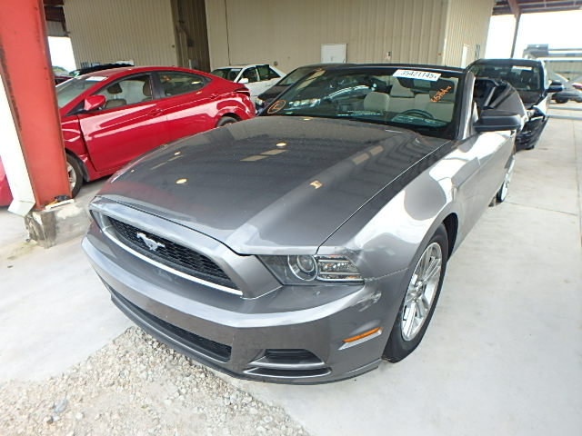 1ZVBP8EM1D5222051 - 2013 FORD MUSTANG SILVER photo 2