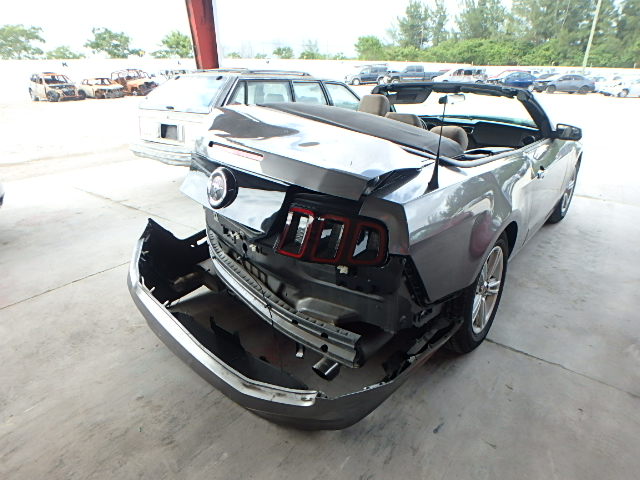 1ZVBP8EM1D5222051 - 2013 FORD MUSTANG SILVER photo 4