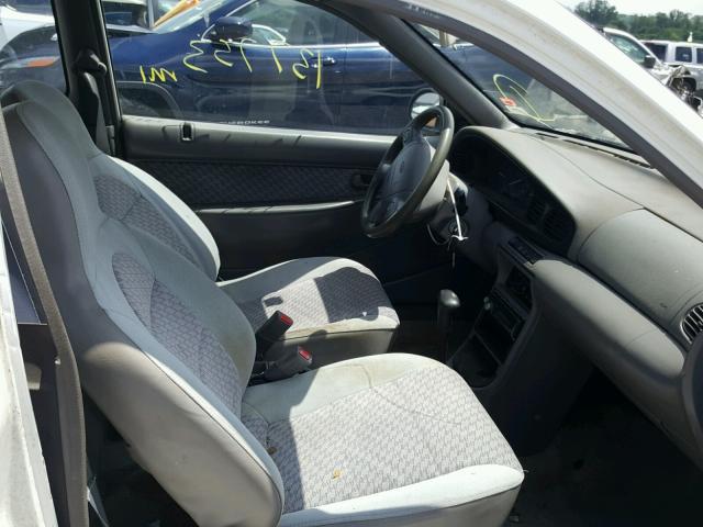 KNJLT05H4V6213599 - 1997 FORD ASPIRE WHITE photo 5