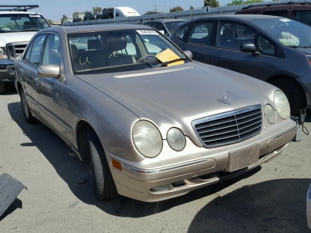 WDBJF82J8YX039749 - 2000 MERCEDES-BENZ E 320 4MAT GOLD photo 1