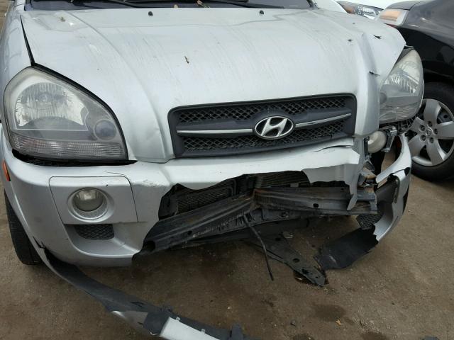 KM8JN12D28U858498 - 2008 HYUNDAI TUCSON SE SILVER photo 9