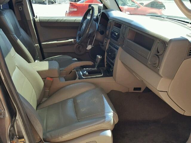 1J8HG48N46C122771 - 2006 JEEP COMMANDER GRAY photo 5