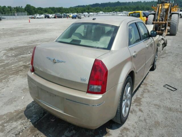 2C3KA53G27H699881 - 2007 CHRYSLER 300 TOURIN GOLD photo 4