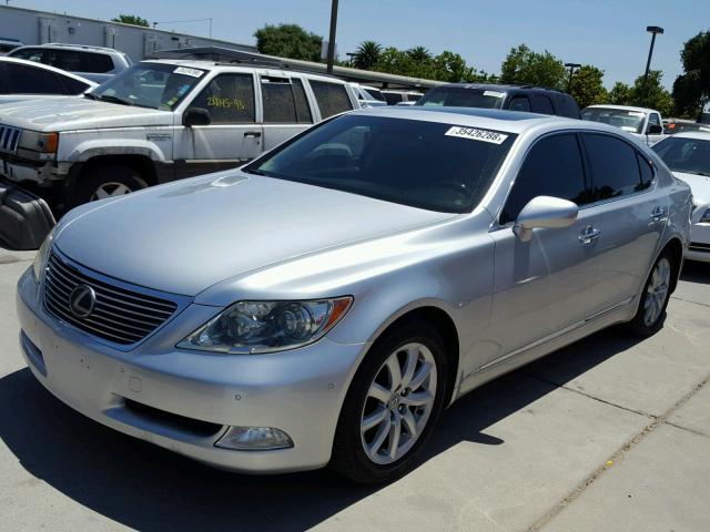 JTHGL46FX75017957 - 2007 LEXUS LS 460L SILVER photo 2