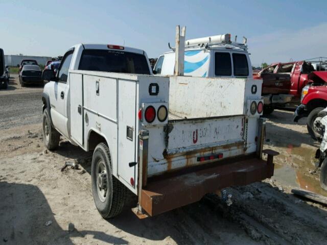 1GTHC24U34E117454 - 2004 GMC SIERRA C25 WHITE photo 3