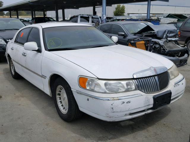 1LNFM81W8WY659238 - 1998 LINCOLN TOWN CAR E WHITE photo 1