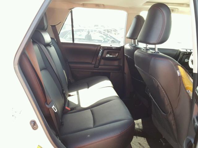 JTEBU5JR2H5478793 - 2017 TOYOTA 4RUNNER SR 白色 照片 6