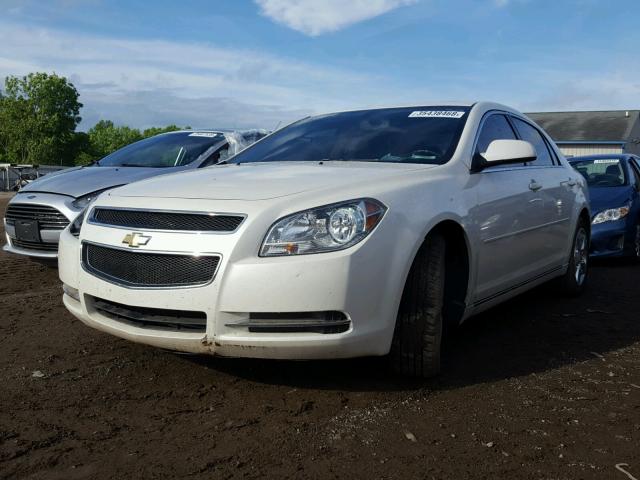 1G1ZD5EB5AF140832 - 2010 CHEVROLET MALIBU 2LT WHITE photo 2