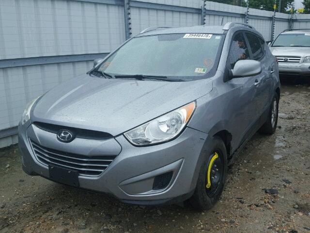 KM8JUCAC6AU032430 - 2010 HYUNDAI TUCSON GLS GRAY photo 2