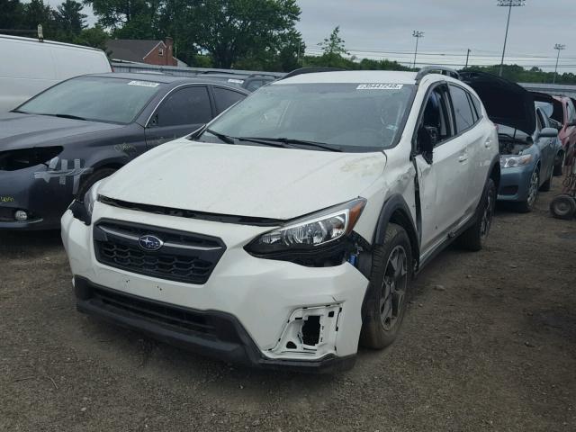 JF2GTABC9JH220230 - 2018 SUBARU CROSSTREK WHITE photo 2