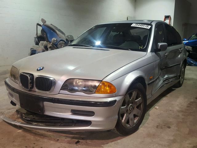 WBAAM3347YFP78861 - 2000 BMW 323 I SILVER photo 2