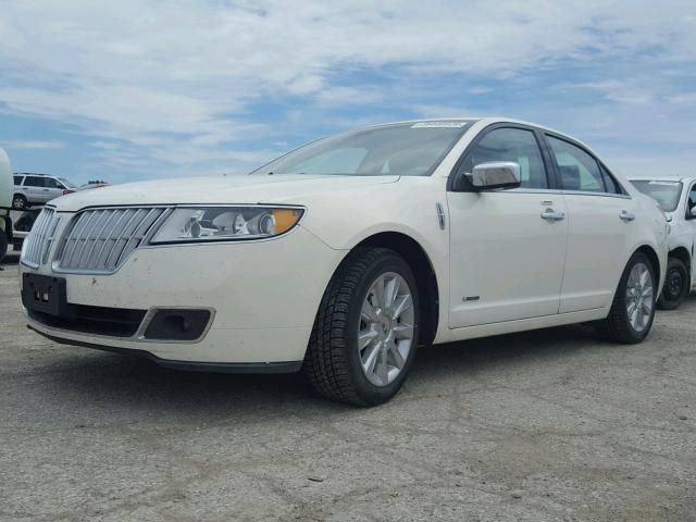 3LNDL2L33CR800916 - 2012 LINCOLN MKZ HYBRID WHITE photo 2