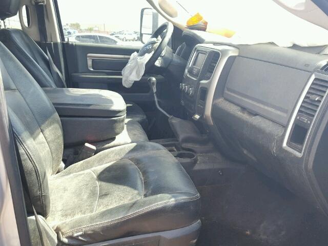 3C6UR5DL7DG579828 - 2013 RAM 2500 SLT 银色 照片 5