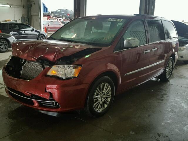 2C4RC1CGXDR509778 - 2013 CHRYSLER TOWN & COU RED photo 2