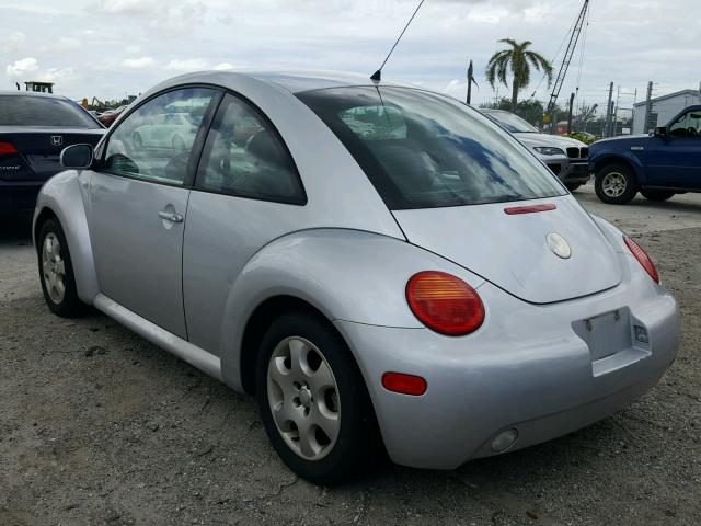 3VWCK21C52M453894 - 2002 VOLKSWAGEN NEW BEETLE 银色 照片 3