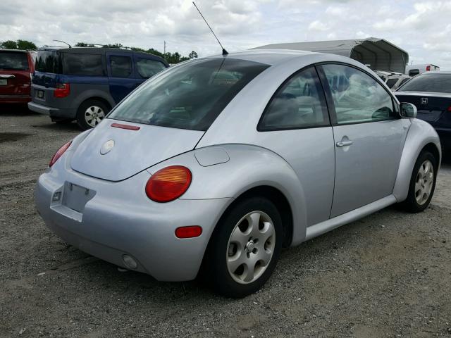 3VWCK21C52M453894 - 2002 VOLKSWAGEN NEW BEETLE 银色 照片 4