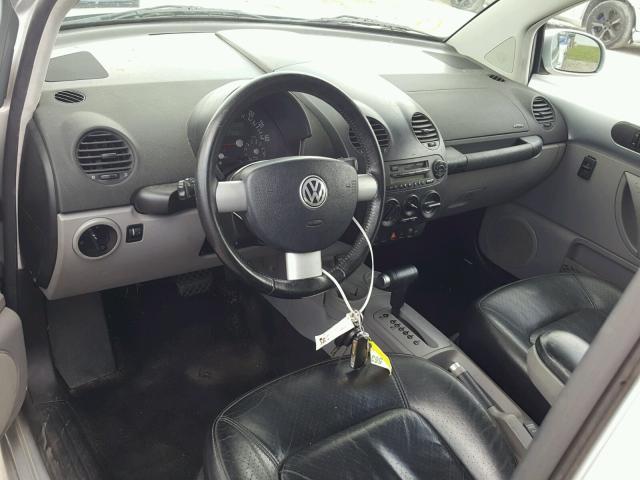 3VWCK21C52M453894 - 2002 VOLKSWAGEN NEW BEETLE 银色 照片 9