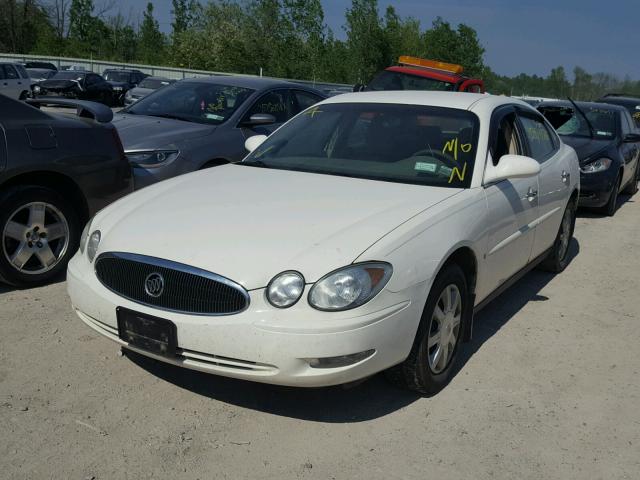 2G4WC582461220609 - 2006 BUICK LACROSSE C WHITE photo 2