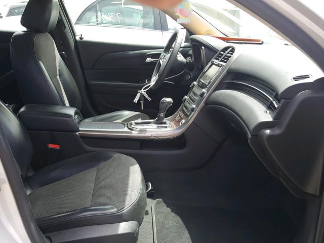 1G11C5SA6DF177551 - 2013 CHEVROLET MALIBU 1LT 银色 照片 5