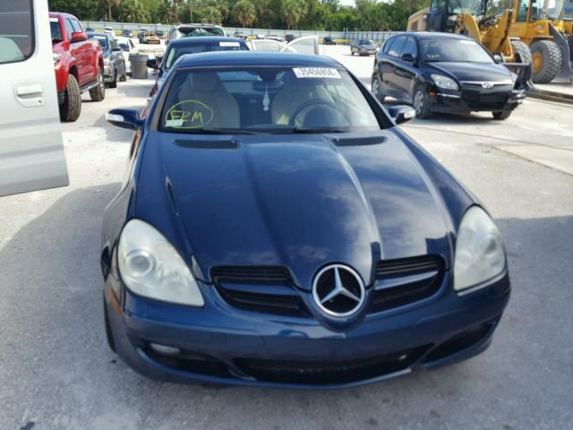 WDBWK56F06F123511 - 2006 MERCEDES-BENZ SLK 350 BLUE photo 9