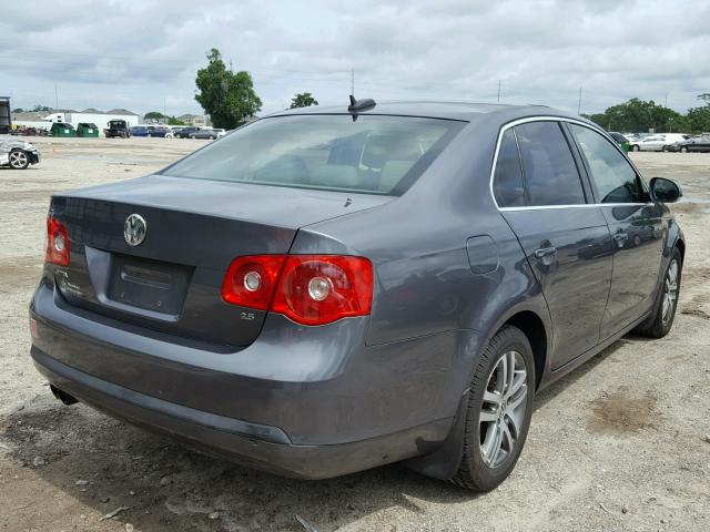 3VWSF71K76M674682 - 2006 VOLKSWAGEN JETTA 2.5 GRAY photo 4