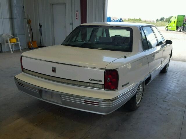 1G3CW53L1N4310074 - 1992 OLDSMOBILE 98 REGENCY WHITE photo 4