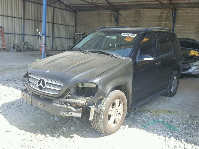 4JGAB75E15A531121 - 2005 MERCEDES-BENZ ML 500 BLACK photo 2