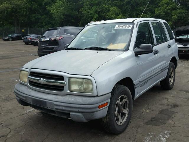 2CNBJ13C9X6930624 - 1999 CHEVROLET TRACKER SILVER photo 2