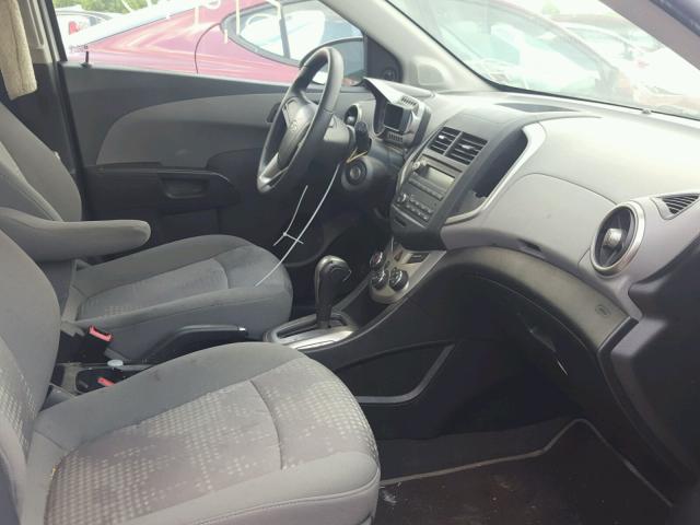 1G1JA6SH8G4105890 - 2016 CHEVROLET SONIC LS 白色 照片 5