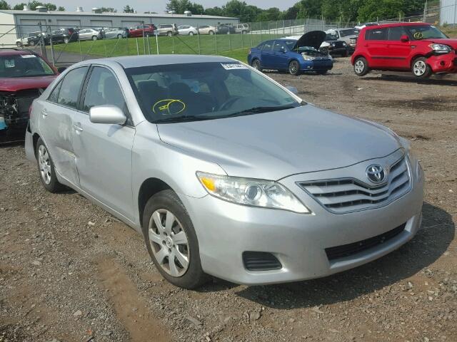 4T1BF3EK8BU698304 - 2011 TOYOTA CAMRY BASE SILVER photo 1