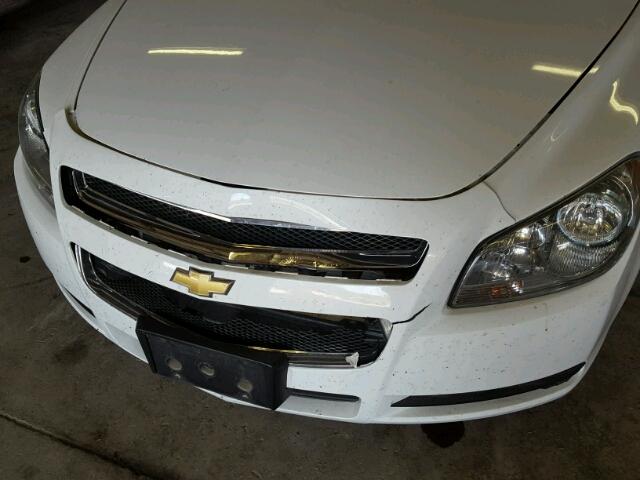 1G1ZB5E11BF181800 - 2011 CHEVROLET MALIBU LS WHITE photo 9