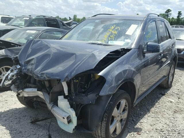 4JGBB8GB8BA741580 - 2011 MERCEDES-BENZ ML 350 4MA GRAY photo 2