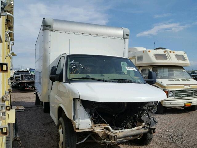 1GD374CA8C1908937 - 2012 GMC SAVANA G35 WHITE photo 1