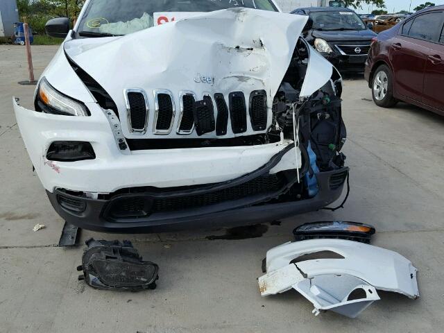 1C4PJLAB9GW336816 - 2016 JEEP CHEROKEE S WHITE photo 9