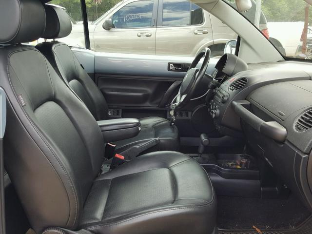 3VWRF31Y69M404309 - 2009 VOLKSWAGEN NEW BEETLE 蓝色 照片 5