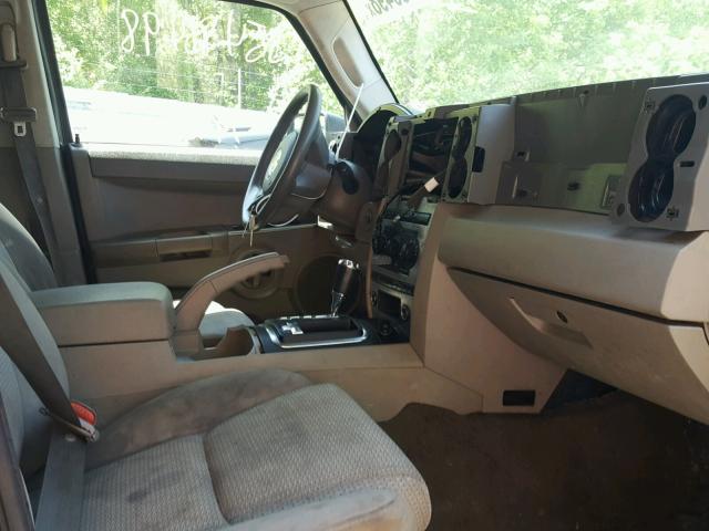 1J8HG48K16C156334 - 2006 JEEP COMMANDER GRAY photo 5