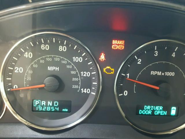 1J8HG48K16C156334 - 2006 JEEP COMMANDER GRAY photo 8