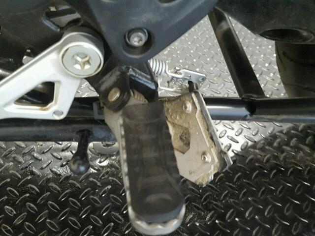 WB10A1105GZ670910 - 2016 BMW R1200 GS SILVER photo 13