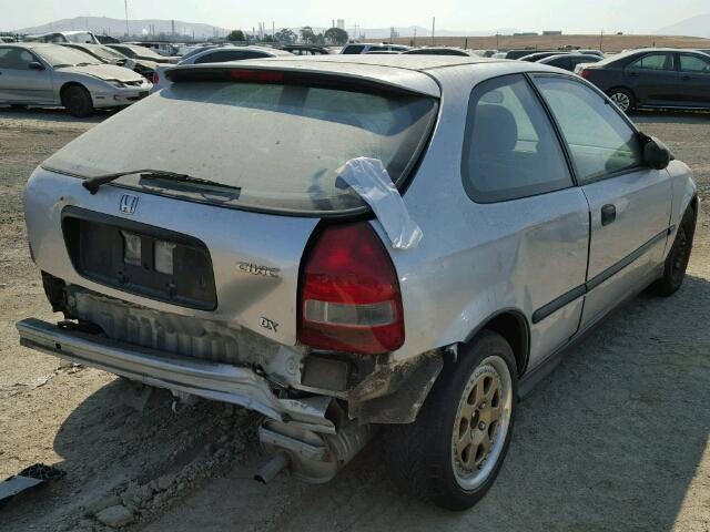 2HGEJ6342YH107354 - 2000 HONDA CIVIC DX SILVER photo 4