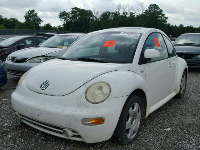 3VWCC21C5YM404779 - 2000 VOLKSWAGEN NEW BEETLE 白色 照片 2
