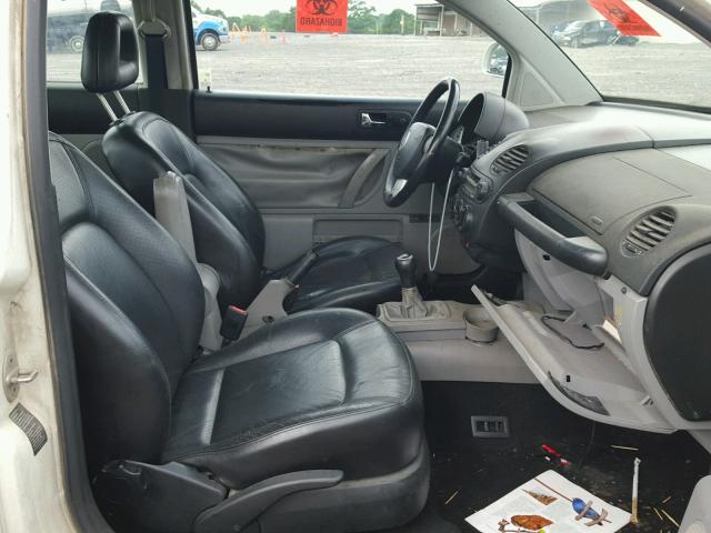 3VWCC21C5YM404779 - 2000 VOLKSWAGEN NEW BEETLE 白色 照片 5