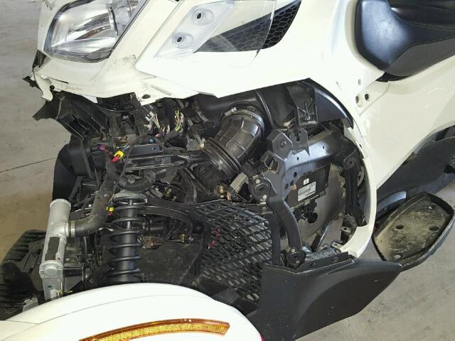 2BXNBDD25GV003776 - 2016 CAN-AM SPYDER ROA WHITE photo 7