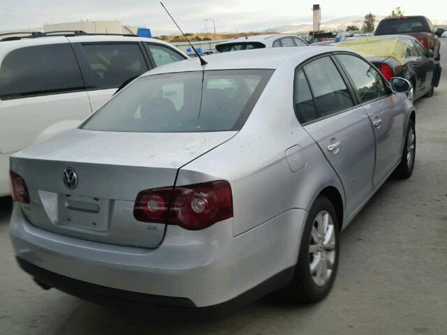3VWRZ7AJ4AM163369 - 2010 VOLKSWAGEN JETTA SE 灰色 照片 4