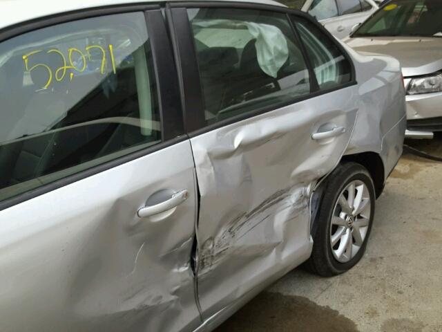 3VWRZ7AJ4AM163369 - 2010 VOLKSWAGEN JETTA SE 灰色 照片 9